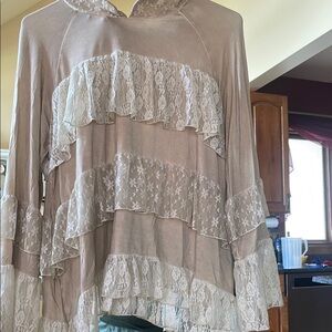 Pol  Tan Tiered Ruffled Blouse EUC 
small flaw to button loop as see in pics